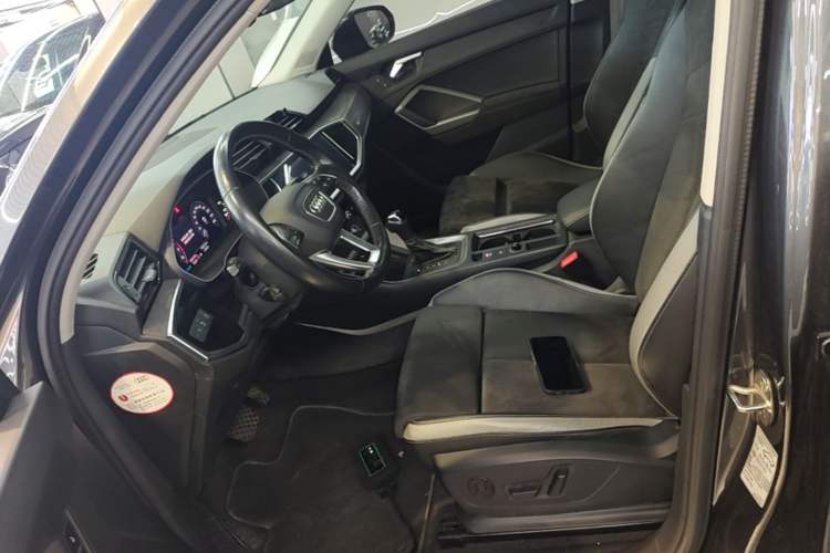 Used Audi Q3 2021 35 TFSI Progressive Dynamic Edition Left Front Seat