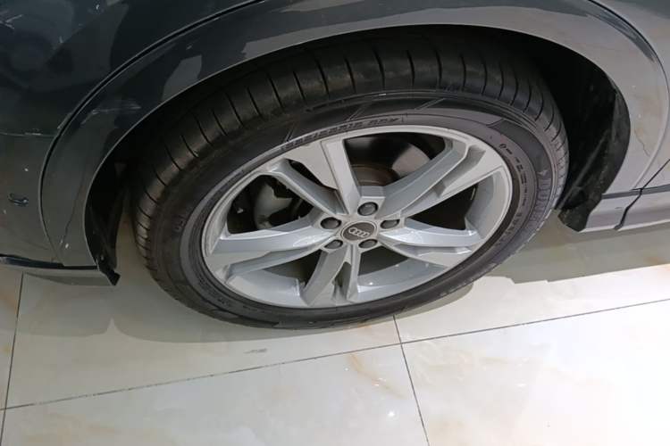 Used Audi Q3 2021 35 TFSI Fashionable and Elegant Model Left Front Wheel Hub