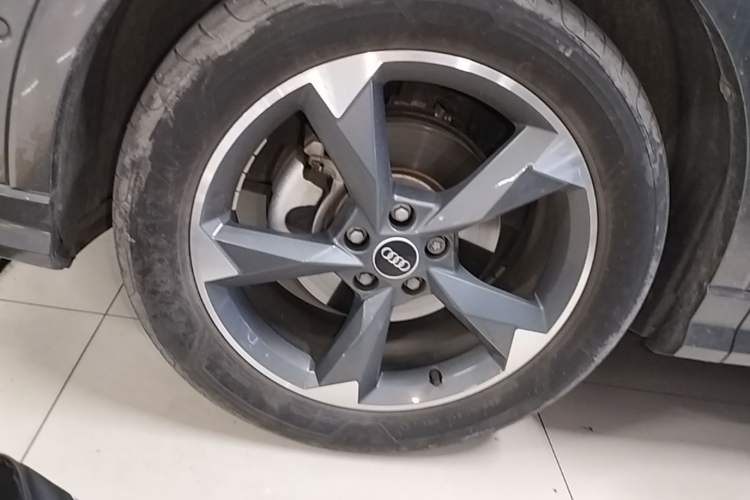 Used Audi Q3 2021 35 TFSI Fashion Dynamic Model Left Front Wheel Hub