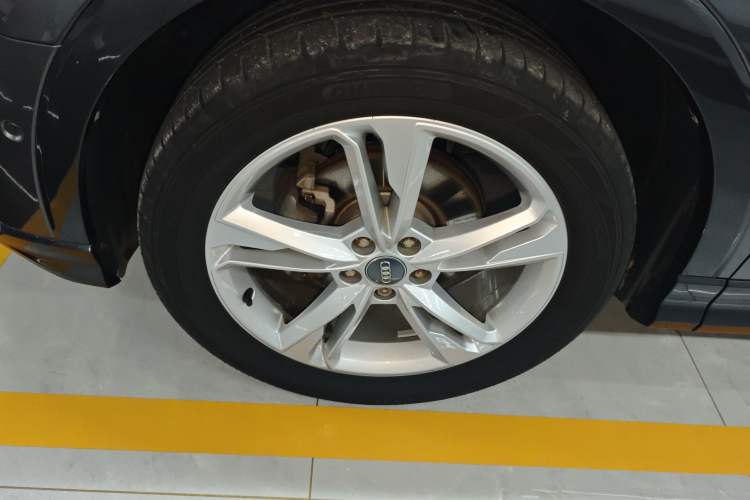 Used Audi Q3 2021 35 TFSI Fashionable and Elegant Model Left Front Wheel Hub