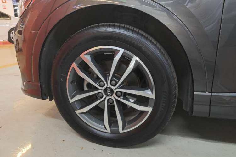 Used Audi Q3 2021 35 TFSI Progressive Dynamic Edition Left Front Wheel Hub