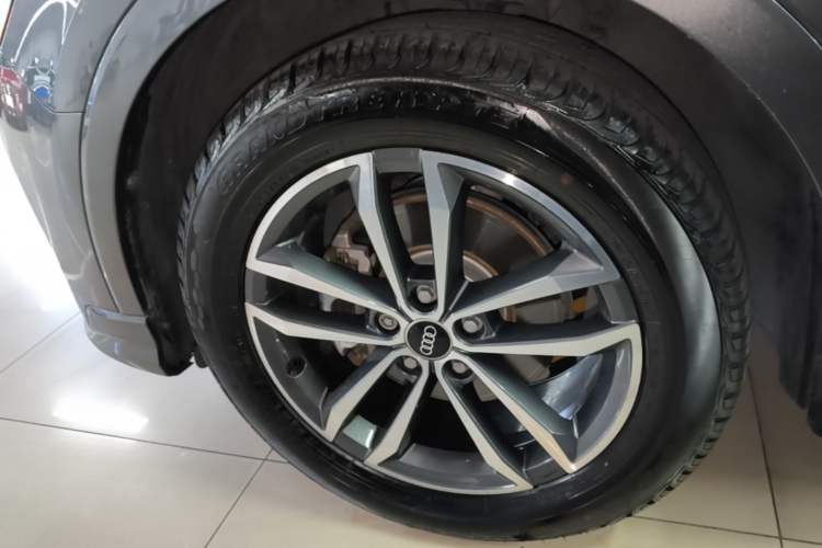 Used Audi Q3 2021 35 TFSI Progressive Dynamic Edition Left Front Wheel Hub