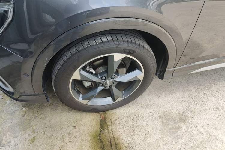Used Audi Q3 2021 35 TFSI Fashion Dynamic Model Left Front Wheel Hub