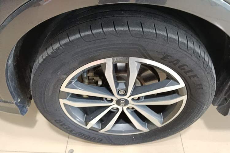 Used Audi Q3 2021 35 TFSI Progressive Dynamic Edition Left Front Wheel Hub