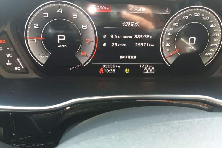 Used Audi Q3 2021 45 TFSI quattro Fashion Dynamic Model Odometer Close Up