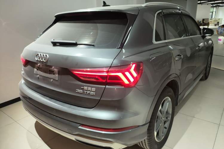 Used Audi Q3 2021 35 TFSI Advanced Style Edition Rear Right 45 Deg