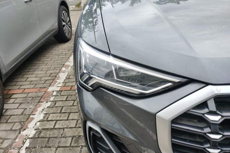 Used Audi Q3 2021 35 TFSI Fashion Dynamic Model Right Front Headlight