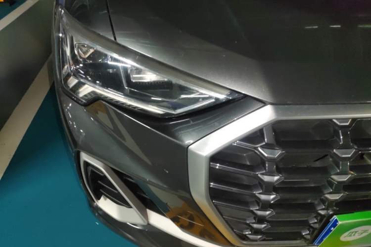 Used Audi Q3 2021 35 TFSI Fashion Dynamic Model Right Front Headlight