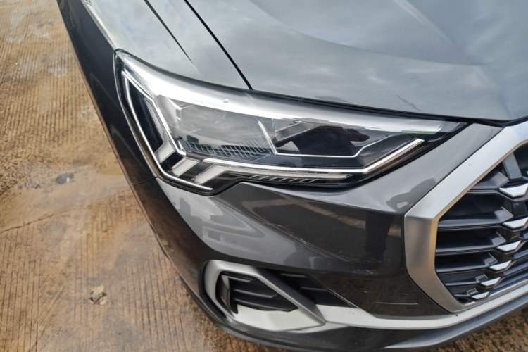 Used Audi Q3 2021 45 TFSI quattro Fashion Dynamic Model Right Front Headlight