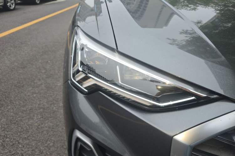 Used Audi Q3 2021 35 TFSI Fashion Dynamic Model Right Front Headlight