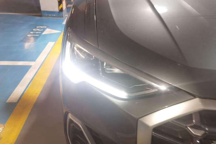 Used Audi Q3 2021 35 TFSI Fashion Dynamic Model Right Front Headlight