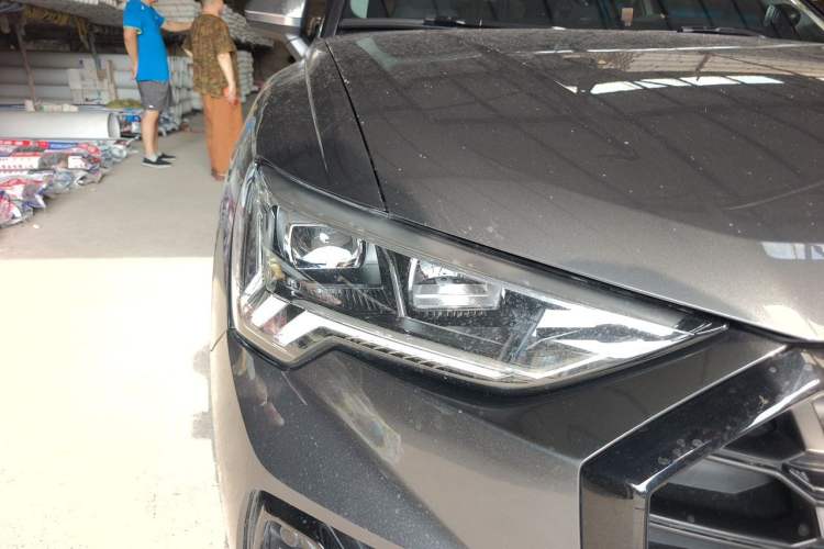 Used Audi Q3 2021 40 TFSI Fashion Dynamic Model Right Front Headlight