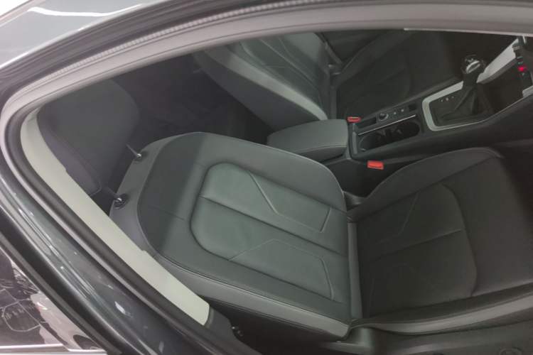 Used Audi Q3 2021 35 TFSI Advanced Style Edition Right Front Seat