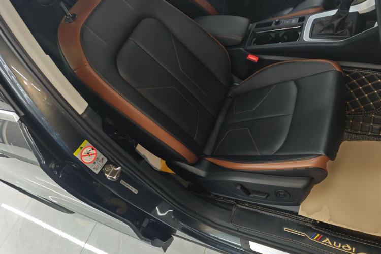 Used Audi Q3 2021 35 TFSI Fashionable and Elegant Model Right Front Seat