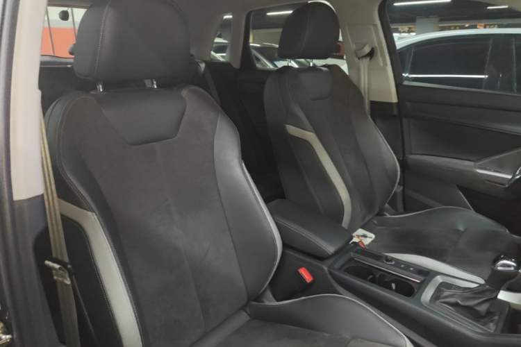 Used Audi Q3 2021 35 TFSI Progressive Dynamic Edition Right Front Seat
