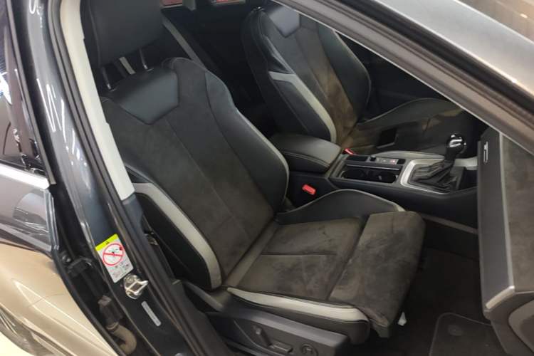 Used Audi Q3 2021 35 TFSI Progressive Dynamic Edition Right Front Seat