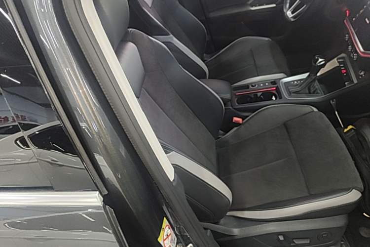 Used Audi Q3 2021 35 TFSI Progressive Dynamic Edition Right Front Seat