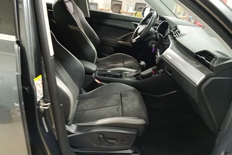 Used Audi Q3 2021 35 TFSI Progressive Dynamic Edition Right Front Seat