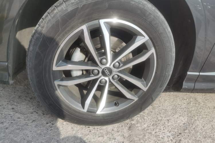 Used Audi Q3 2021 35 TFSI Progressive Dynamic Edition Right Front Wheel Hub