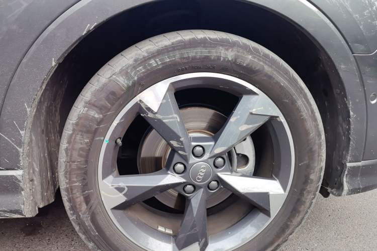 Used Audi Q3 2021 35 TFSI Fashion Dynamic Model Right Front Wheel Hub
