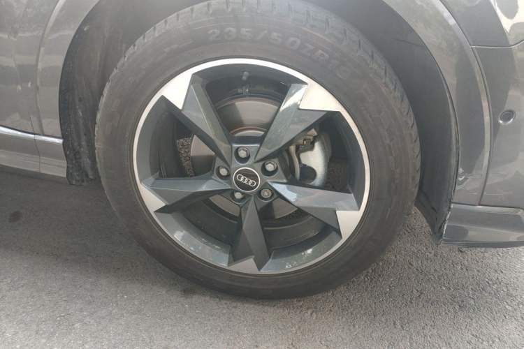 Used Audi Q3 2021 35 TFSI Fashion Dynamic Model Right Front Wheel Hub