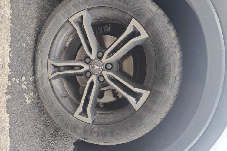 Used Audi Q3 2021 40 TFSI Fashion Dynamic Model Right Front Wheel Hub