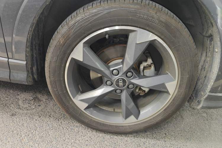 Used Audi Q3 2021 35 TFSI Enjoy Life Edition Right Front Wheel Hub