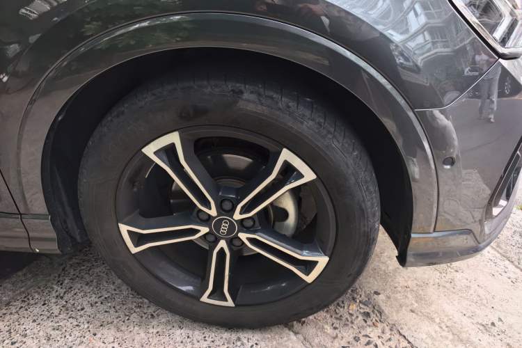 Used Audi Q3 2021 35 TFSI Fashion Dynamic Model Right Front Wheel Hub