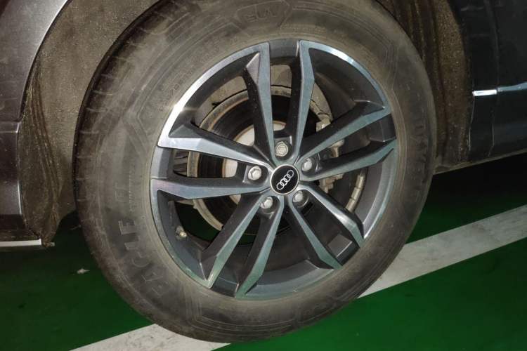 Used Audi Q3 2021 35 TFSI Progressive Dynamic Edition Right Front Wheel Hub