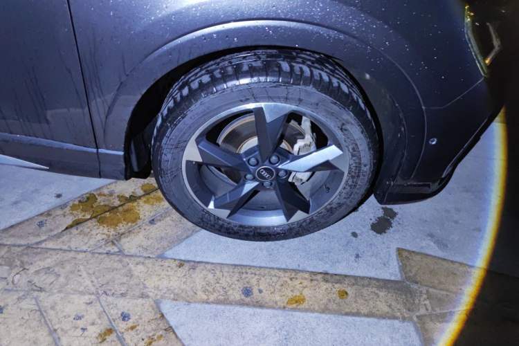 Used Audi Q3 2021 35 TFSI Fashion Dynamic Model Right Front Wheel Hub