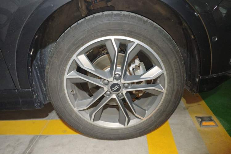 Used Audi Q3 2021 35 TFSI Fashionable and Elegant Model Right Front Wheel Hub