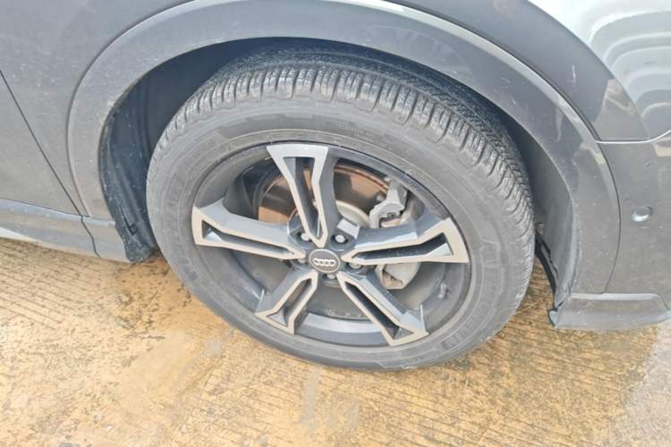 Used Audi Q3 2021 45 TFSI quattro Fashion Dynamic Model Right Front Wheel Hub