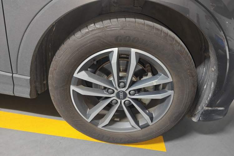 Used Audi Q3 2021 35 TFSI Progressive Dynamic Edition Right Front Wheel Hub