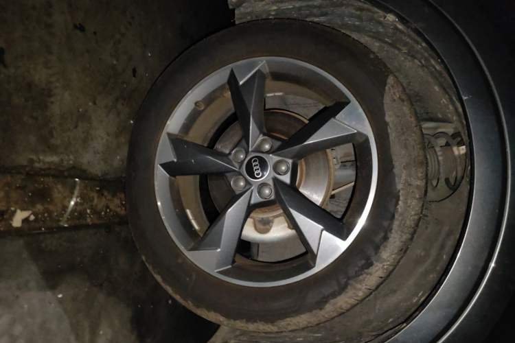 Used Audi Q3 2021 35 TFSI Fashion Dynamic Model Right Front Wheel Hub