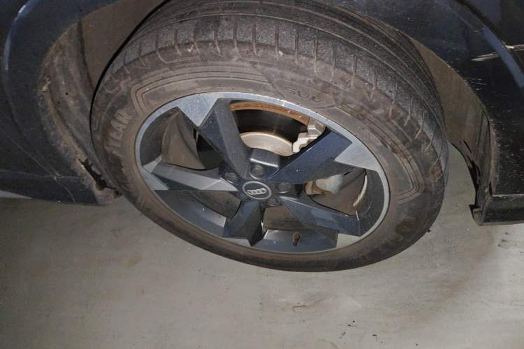 Used Audi Q3 2021 35 TFSI Fashion Dynamic Model Right Front Wheel Hub