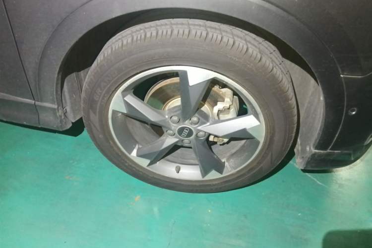 Used Audi Q3 2021 35 TFSI Fashion Dynamic Model Right Front Wheel Hub