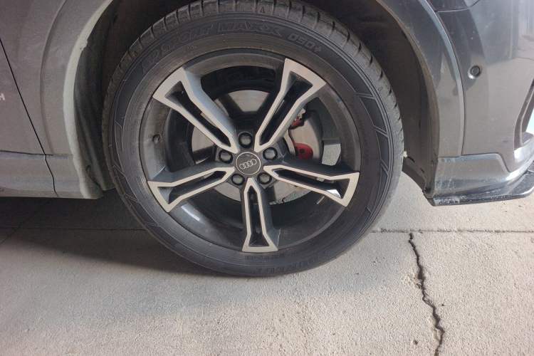 Used Audi Q3 2021 40 TFSI Fashion Dynamic Model Right Front Wheel Hub