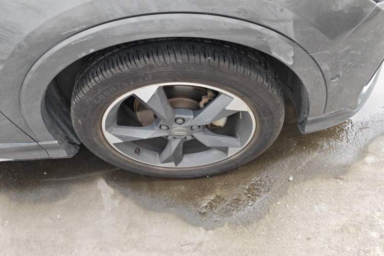 Used Audi Q3 2021 35 TFSI Fashion Dynamic Model Right Front Wheel Hub