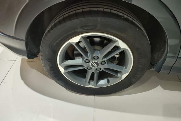 Used Audi Q3 2021 35 TFSI Advanced Style Edition Right Rear Wheel Hub