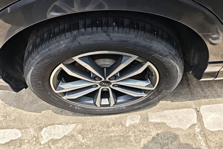 Used Audi Q3 2021 35 TFSI Progressive Dynamic Edition Right Rear Wheel Hub