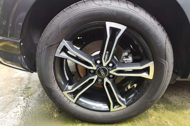 Used Audi Q3 2021 40 TFSI Fashion Dynamic Model Right Rear Wheel Hub