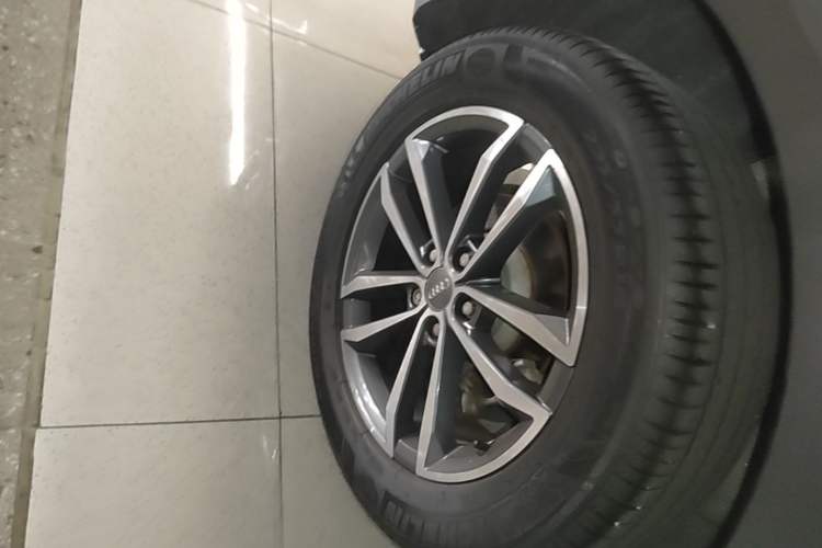 Used Audi Q3 2021 35 TFSI Progressive Dynamic Edition Right Rear Wheel Hub