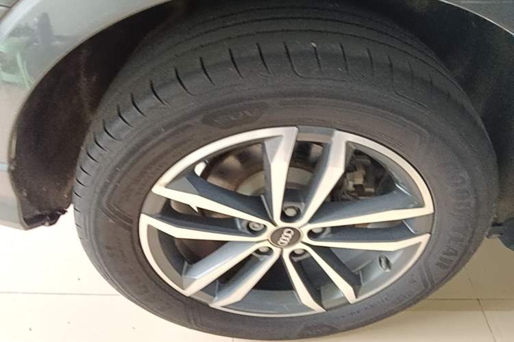 Used Audi Q3 2021 35 TFSI Progressive Dynamic Edition Right Rear Wheel Hub