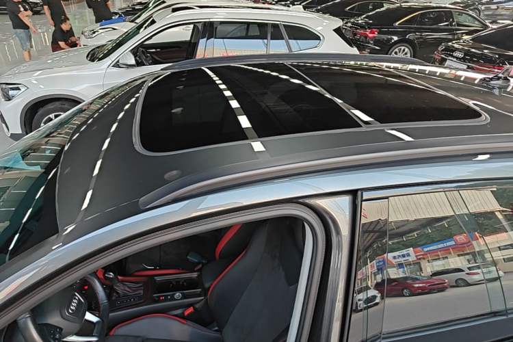 Used Audi Q3 2021 40 TFSI Fashion Dynamic Model Roof
