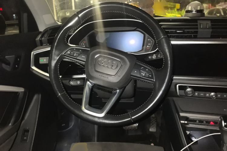 Used Audi Q3 2021 35 TFSI Progressive Dynamic Edition Steering Wheel