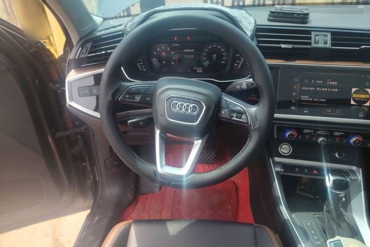 Used Audi Q3 2021 35 TFSI Fashionable and Elegant Model Steering Wheel