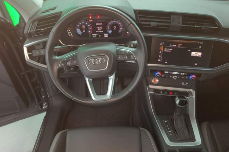 Used Audi Q3 2021 35 TFSI Advanced Style Edition Steering Wheel