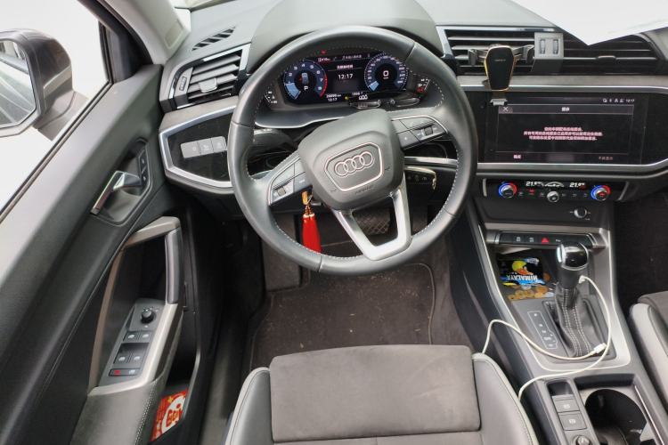 Used Audi Q3 2021 35 TFSI Progressive Dynamic Edition Steering Wheel
