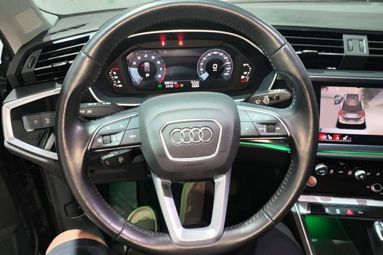 Used Audi Q3 2021 35 TFSI Advanced Style Edition Steering Wheel