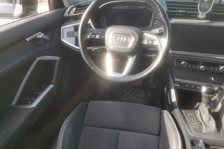 Used Audi Q3 2021 35 TFSI Progressive Dynamic Edition Steering Wheel
